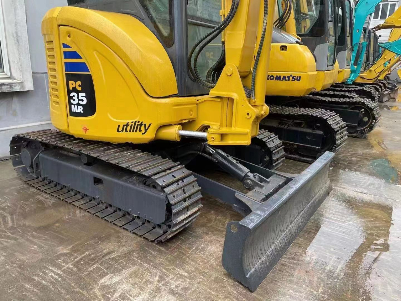 Komatsu PC35MR-3 Excavator - حفار زحاف: صورة 2 Komatsu PC35MR-3 Excavator - حفار زحاف: صورة 2