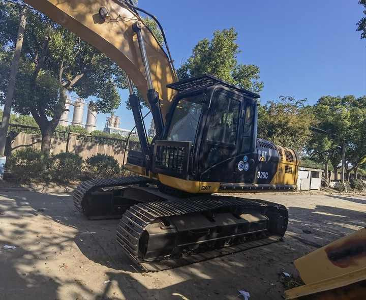 Original high quality second hand excavator Used Caterpillar 325C used excavator machine for sale - حفار زحاف: صورة 2 Original high quality second hand excavator Used Caterpillar 325C used excavator machine for sale - حفار زحاف: صورة 2