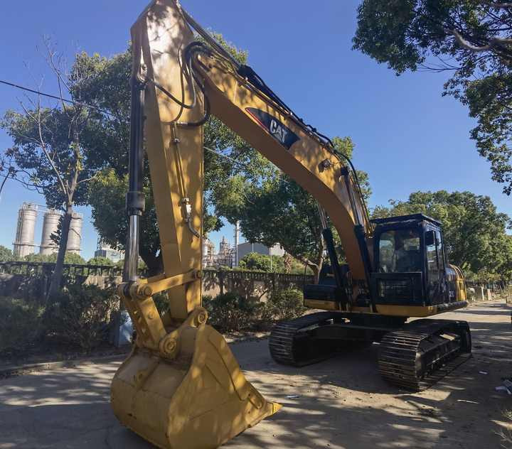 Original second-hand machinery equipment CAT 325C japanese used excavator for sale in shanghai - حفار زحاف: صورة 4 Original second-hand machinery equipment CAT 325C japanese used excavator for sale in shanghai - حفار زحاف: صورة 4