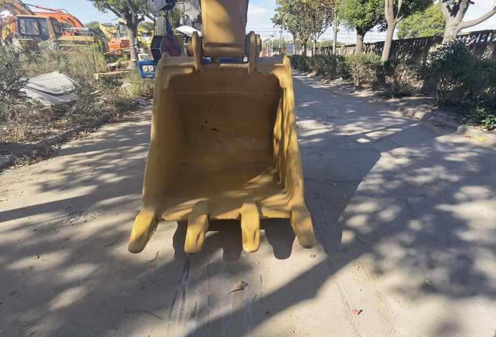 Original second-hand machinery equipment CAT 325C japanese used excavator for sale in shanghai - حفار زحاف: صورة 5 Original second-hand machinery equipment CAT 325C japanese used excavator for sale in shanghai - حفار زحاف: صورة 5