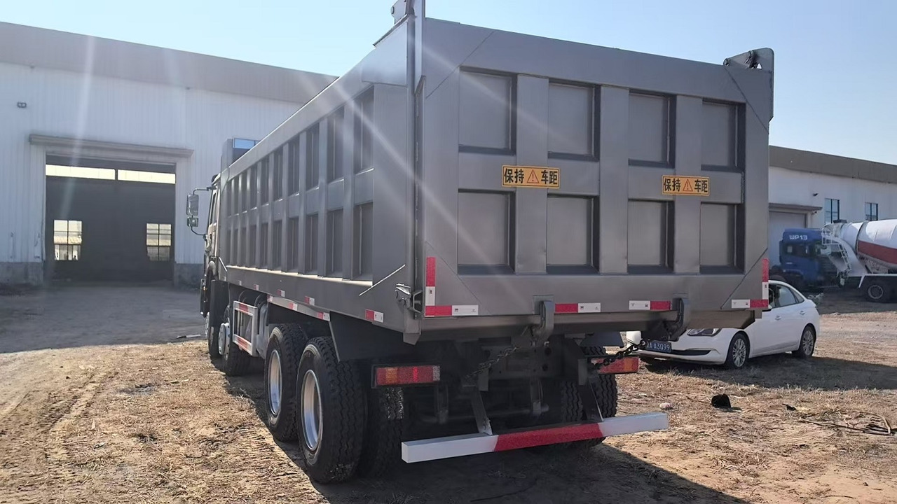 SINOTRUK Howo Dump truck 371hp 8x4 - شاحنة قلاب: صورة 2 SINOTRUK Howo Dump truck 371hp 8x4 - شاحنة قلاب: صورة 2