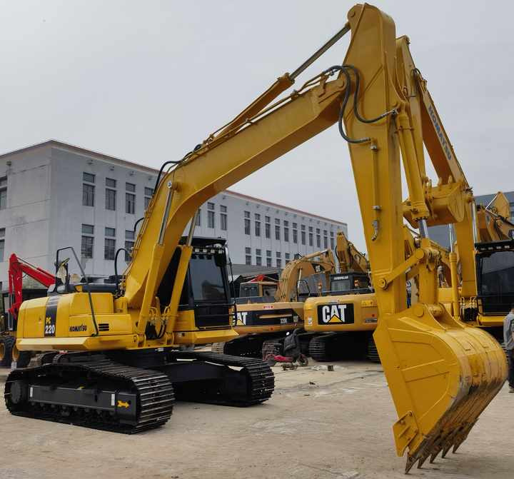 Second Hand Komatsu excavating machinery PC220-8 Komatsu used excavator PC220-8 crawler excavator in stock - حفار زحاف: صورة 2 Second Hand Komatsu excavating machinery PC220-8 Komatsu used excavator PC220-8 crawler excavator in stock - حفار زحاف: صورة 2