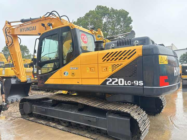 Second-hand second hand used hyundai 220 lc 9s 220lc used machine excavator - حفار زحاف: صورة 2 Second-hand second hand used hyundai 220 lc 9s 220lc used machine excavator - حفار زحاف: صورة 2