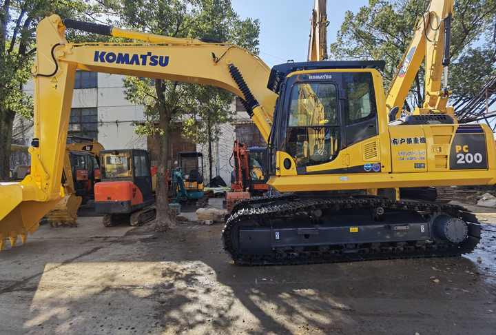 Secondhand komatsu pc220-8 excavator low price high quality Japan Komatsu Excavator PC220-8 for sale - حفار زحاف: صورة 3 Secondhand komatsu pc220-8 excavator low price high quality Japan Komatsu Excavator PC220-8 for sale - حفار زحاف: صورة 3