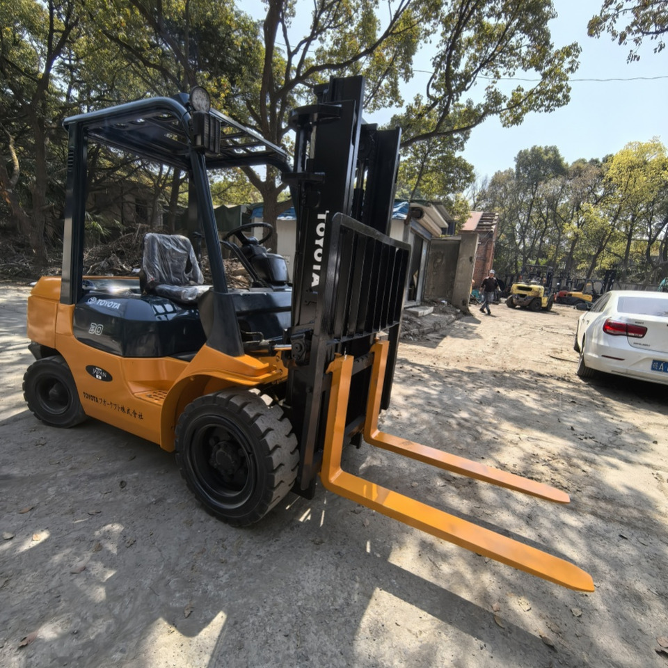 Toyota FD30 Forklift - رافعة شوكية ديزل: صورة 5 Toyota FD30 Forklift - رافعة شوكية ديزل: صورة 5