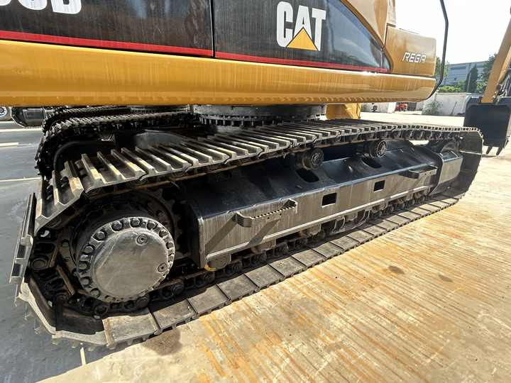 Used Caterpillar CAT 330D 330DL japanese used excavator secondhand machine digger CAT330 CAT330D - حفار زحاف: صورة 2 Used Caterpillar CAT 330D 330DL japanese used excavator secondhand machine digger CAT330 CAT330D - حفار زحاف: صورة 2