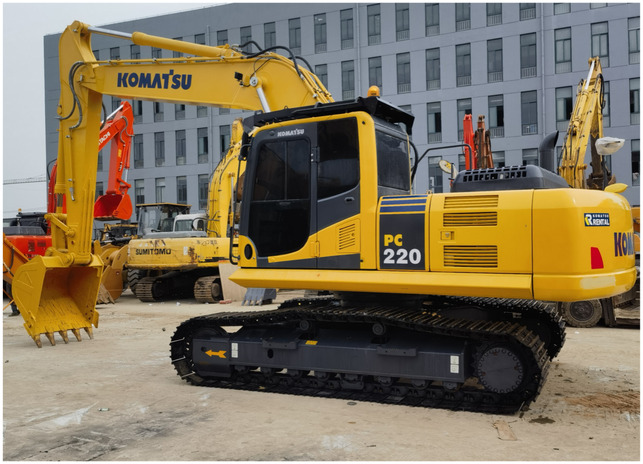 Used Komatsu PC 220-8 Excavator Second-hand Construction Digger Machine Komatsu Excavator used excavator price - حفار زحاف: صورة 1 Used Komatsu PC 220-8 Excavator Second-hand Construction Digger Machine Komatsu Excavator used excavator price - حفار زحاف: صورة 1