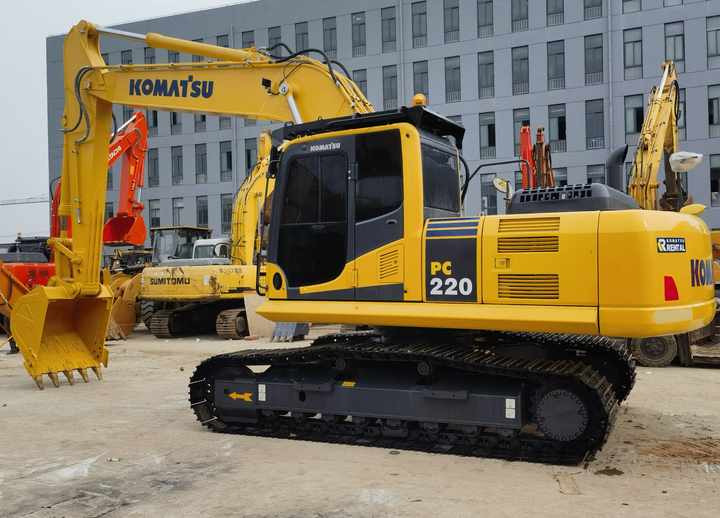 Used Komatsu PC 220-8 Excavator Second-hand Construction Digger Machine Komatsu Excavator used excavator price - حفار زحاف: صورة 4 Used Komatsu PC 220-8 Excavator Second-hand Construction Digger Machine Komatsu Excavator used excavator price - حفار زحاف: صورة 4