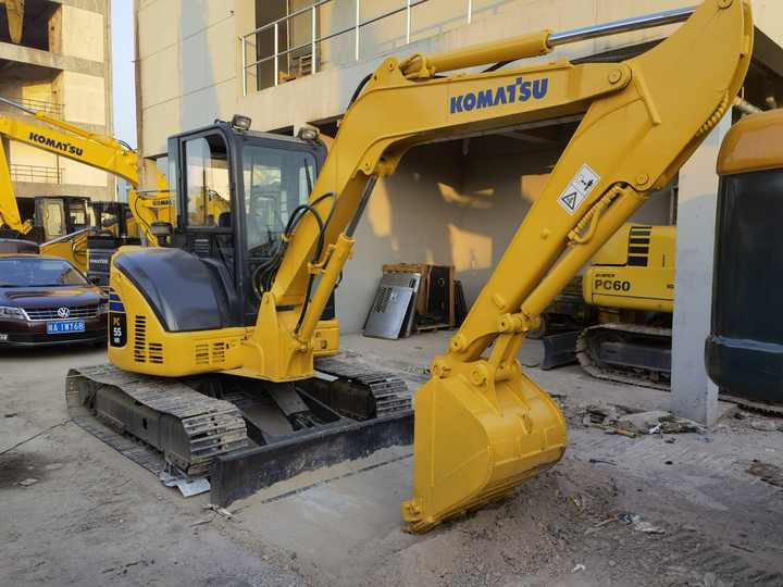 Used Komatsu PC55 mini crawler Excavator mini excavator komatsu PC55 hydraulic excavator for sale - حفارة مُصَّغرة: صورة 4 Used Komatsu PC55 mini crawler Excavator mini excavator komatsu PC55 hydraulic excavator for sale - حفارة مُصَّغرة: صورة 4