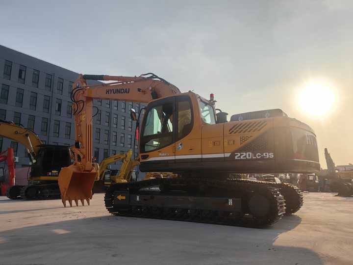 Hot sale high quality Hyundai 220LC-9S used crawler excavator 305LC-9T Hyundai used excavator for sale - حفار زحاف: صورة 3 Hot sale high quality Hyundai 220LC-9S used crawler excavator 305LC-9T Hyundai used excavator for sale - حفار زحاف: صورة 3