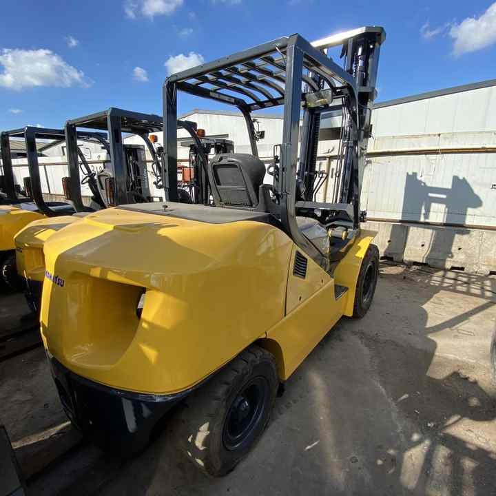 Second hand Komatsu Forklift FD50 FD30 FD25 FD70 used Komatsu Forklift cheap for sale - رافعة شوكية ديزل: صورة 1 Second hand Komatsu Forklift FD50 FD30 FD25 FD70 used Komatsu Forklift cheap for sale - رافعة شوكية ديزل: صورة 1