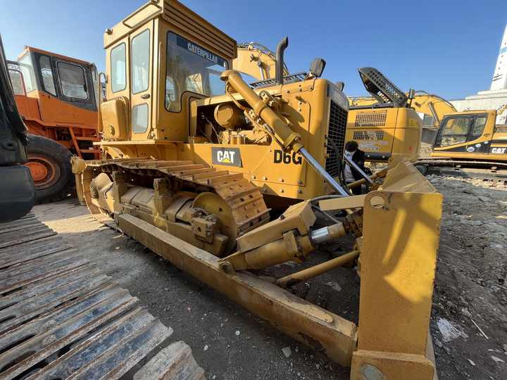 Used caterpillar D6G bulldozer second hand cat d6g d6 bulldozers cheap for sale - جرافة: صورة 4 Used caterpillar D6G bulldozer second hand cat d6g d6 bulldozers cheap for sale - جرافة: صورة 4