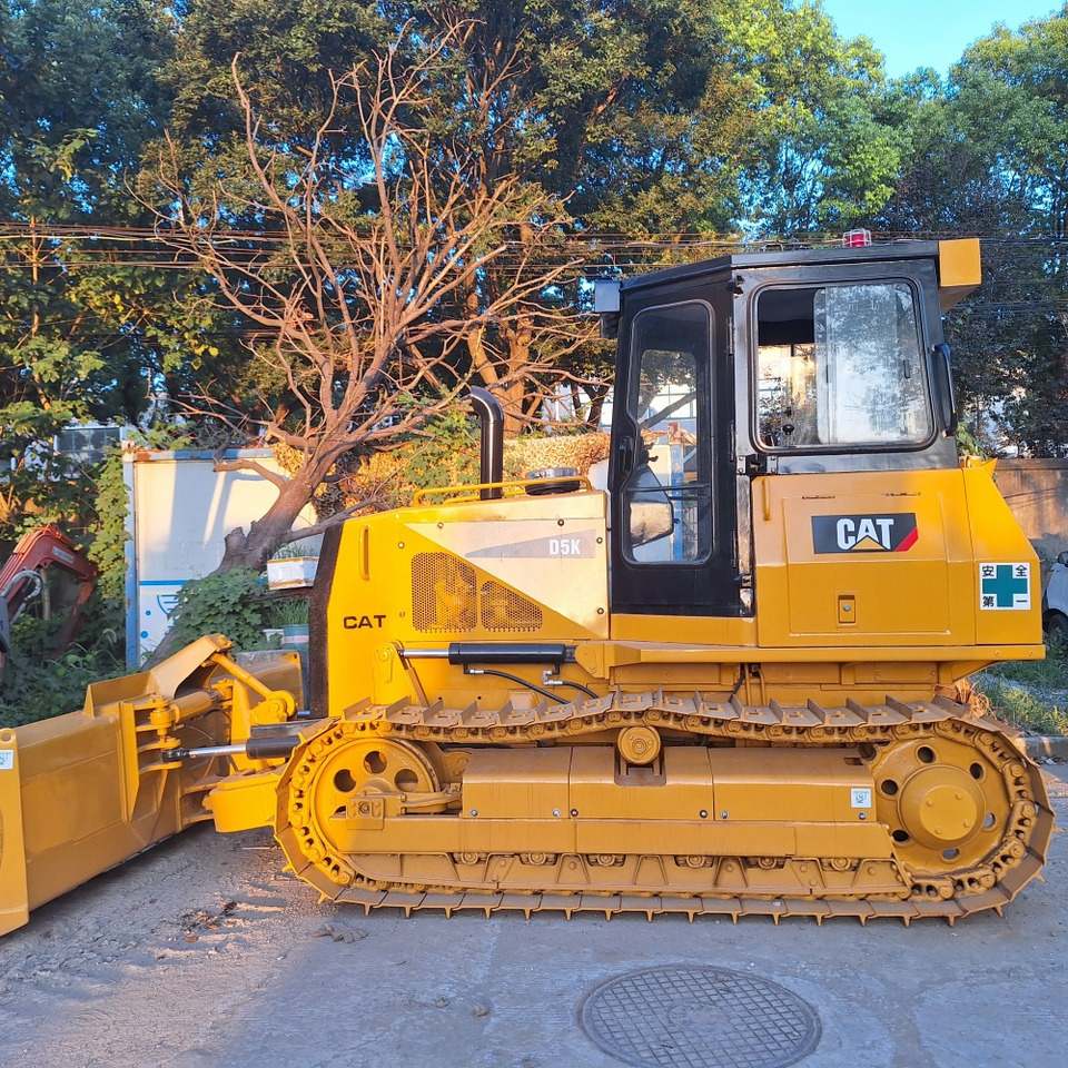 Used caterpillar cat D5k bulldozer - جرافة: صورة 1 Used caterpillar cat D5k bulldozer - جرافة: صورة 1