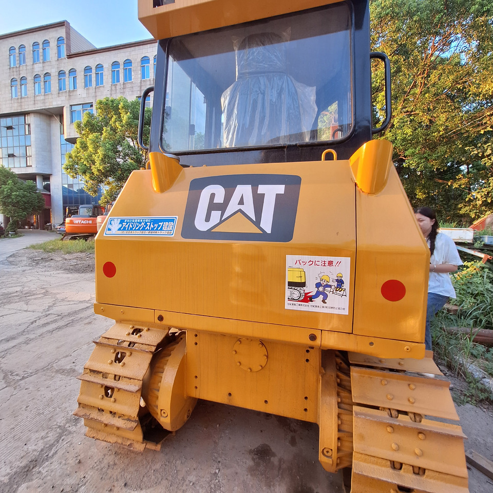 Used caterpillar cat D5k bulldozer - جرافة: صورة 1 Used caterpillar cat D5k bulldozer - جرافة: صورة 1