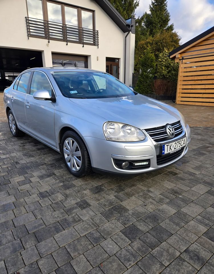 Volkswagen Jetta 2.0 TDI Sportline - سيدان: صورة 3 Volkswagen Jetta 2.0 TDI Sportline - سيدان: صورة 3