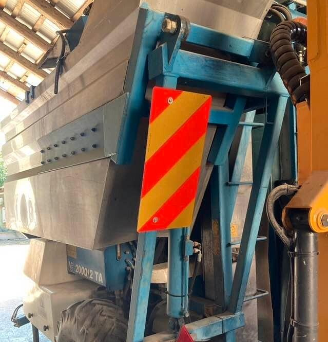 Vendemmiatrice Volentieri VG 2000/2 TA - حصادة العنب: صورة 2 Vendemmiatrice Volentieri VG 2000/2 TA - حصادة العنب: صورة 2