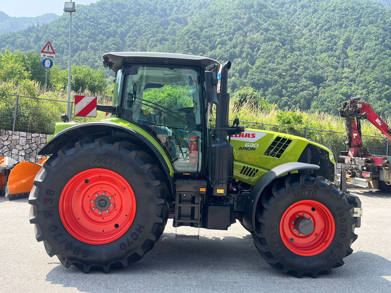 TRATTORE CLAAS ARION 630 - جرار: صورة 4 TRATTORE CLAAS ARION 630 - جرار: صورة 4