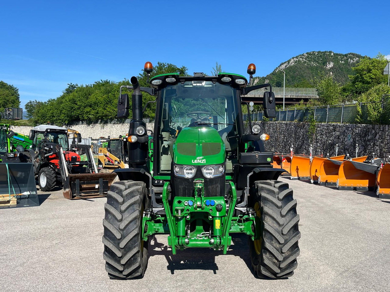 TRATTORE JOHN DEERE 6100M - جرار: صورة 3 TRATTORE JOHN DEERE 6100M - جرار: صورة 3