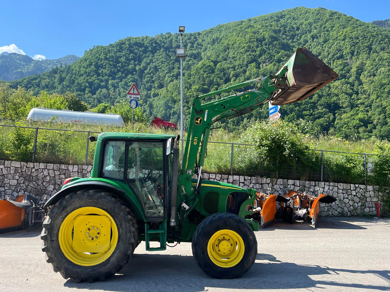 TRATTORE JOHN DEERE 6320 - جرار: صورة 4 TRATTORE JOHN DEERE 6320 - جرار: صورة 4