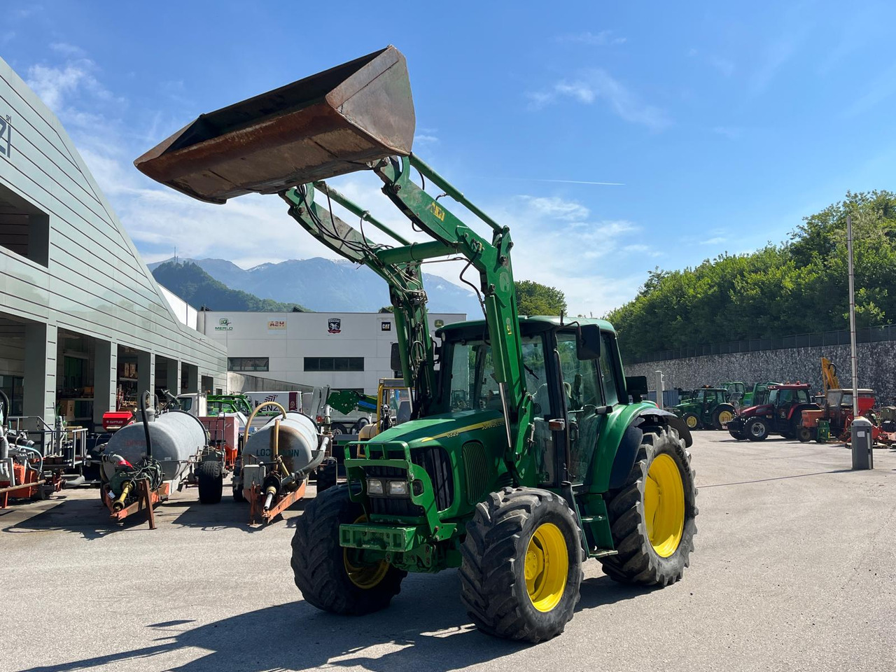 TRATTORE JOHN DEERE 6320 - جرار: صورة 2 TRATTORE JOHN DEERE 6320 - جرار: صورة 2