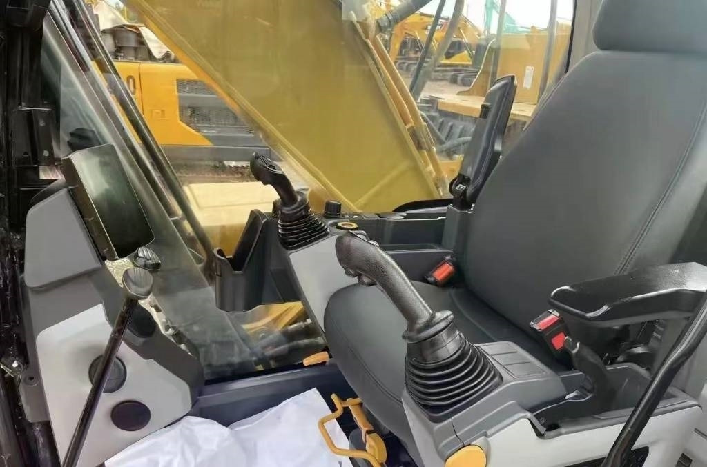 CAT 320 D - حفار زحاف: صورة 4 CAT 320 D - حفار زحاف: صورة 4