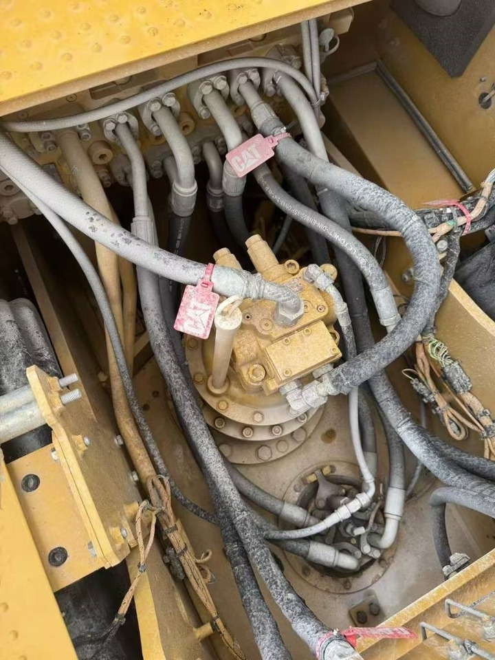 حفار زحاف CAT 320 GC: صورة 6