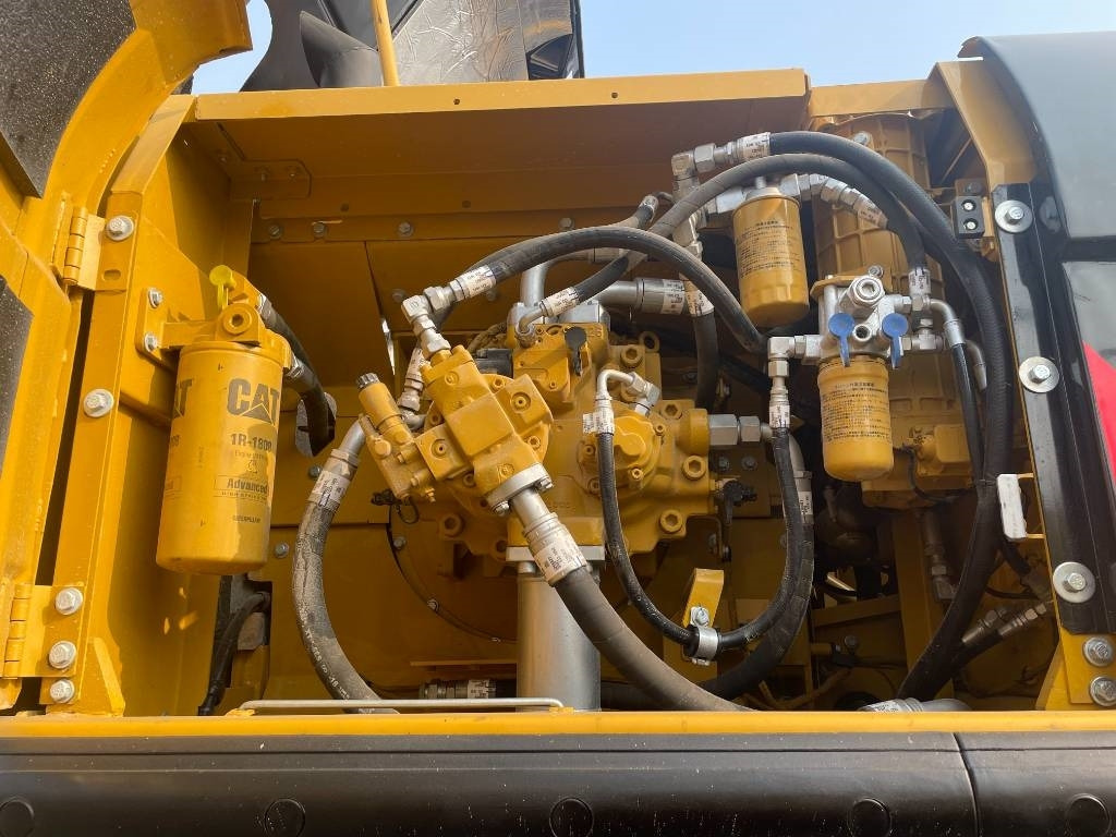 CAT 340 - حفار زحاف: صورة 5 CAT 340 - حفار زحاف: صورة 5