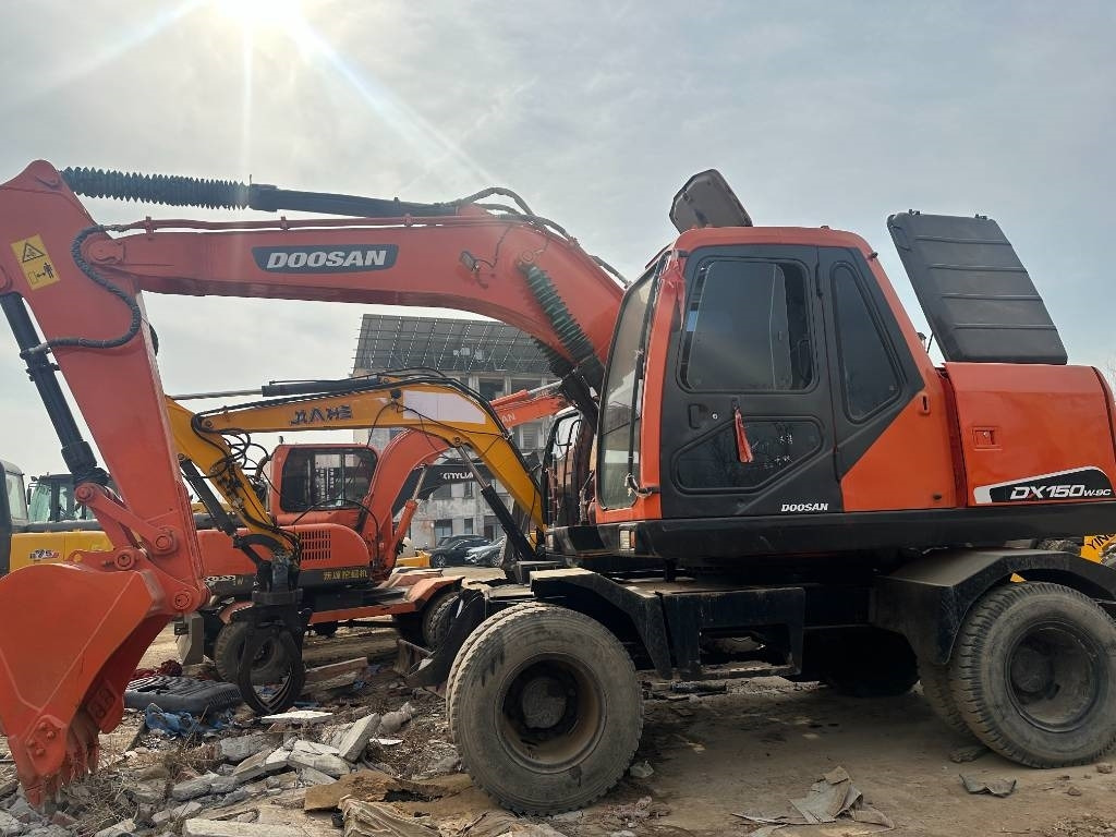 Doosan DH 150 W-7 - حفارة دولاب: صورة 2 Doosan DH 150 W-7 - حفارة دولاب: صورة 2