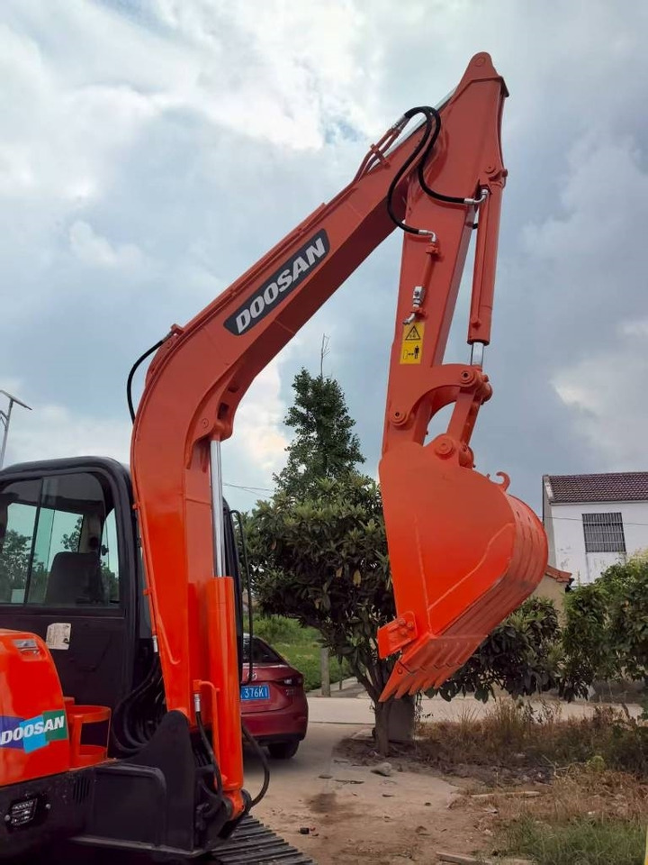 Doosan DH 60 - حفارة مُصَّغرة: صورة 3 Doosan DH 60 - حفارة مُصَّغرة: صورة 3