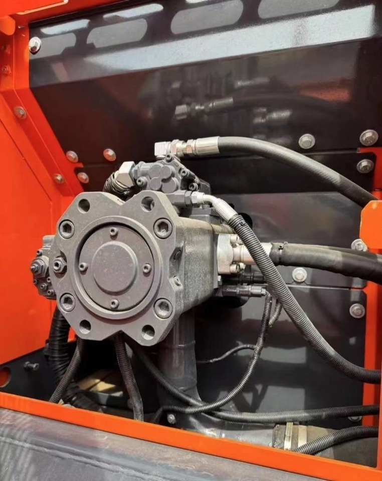 Doosan DX 225 - حفار زحاف: صورة 3 Doosan DX 225 - حفار زحاف: صورة 3