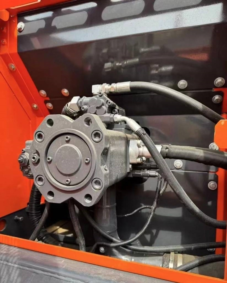 Doosan DX 225 - حفار زحاف: صورة 2 Doosan DX 225 - حفار زحاف: صورة 2