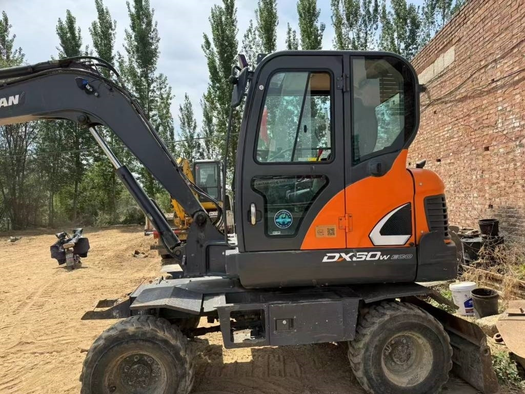 Doosan DX 60 - حفارة مُصَّغرة: صورة 5 Doosan DX 60 - حفارة مُصَّغرة: صورة 5