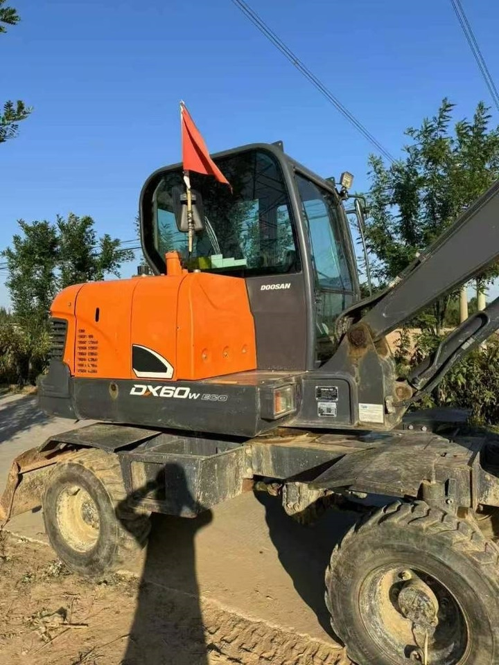 Doosan DX60W - حفارة دولاب: صورة 5 Doosan DX60W - حفارة دولاب: صورة 5