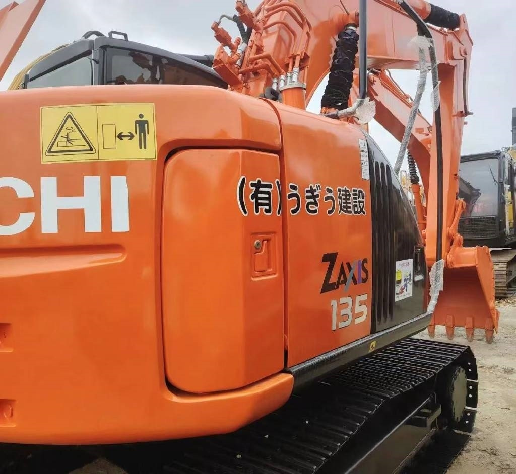 Hitachi 135US-6 - حفار زحاف: صورة 1 Hitachi 135US-6 - حفار زحاف: صورة 1
