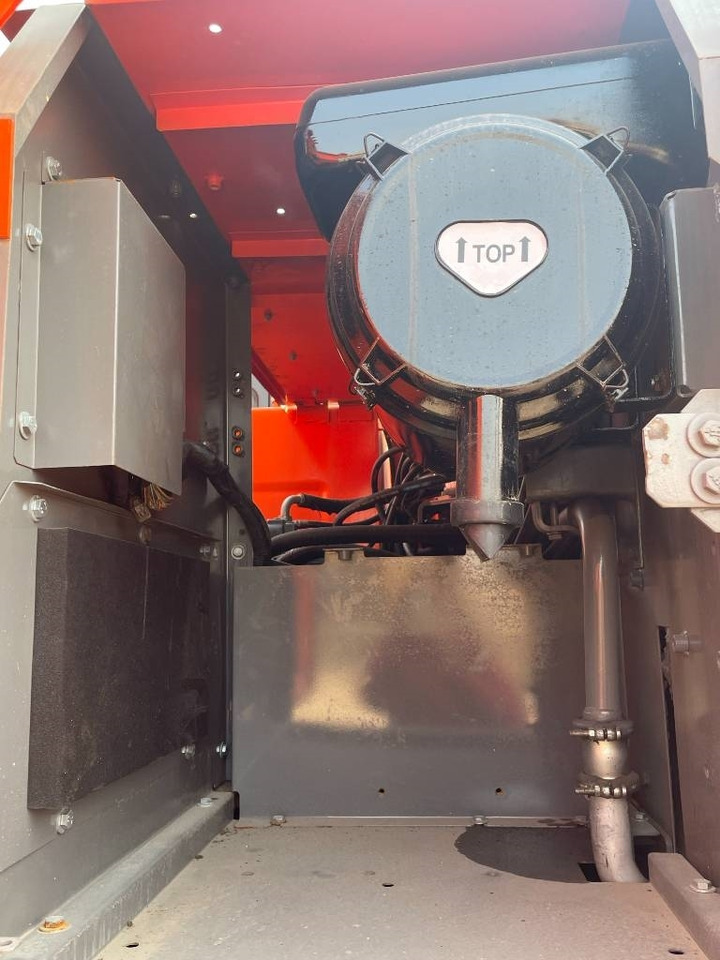 Hitachi 210LC - حفار زحاف: صورة 2 Hitachi 210LC - حفار زحاف: صورة 2