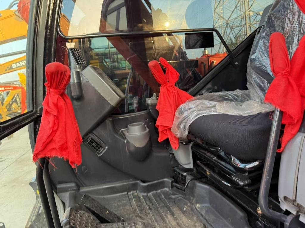 Hitachi 70 - حفار زحاف: صورة 3 Hitachi 70 - حفار زحاف: صورة 3