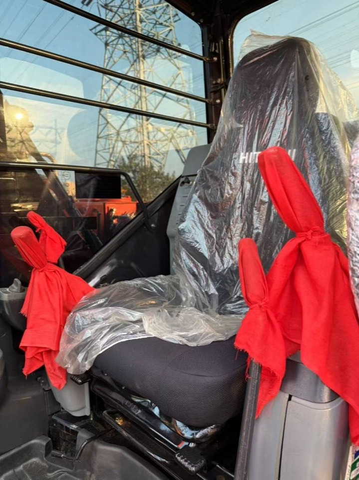 Hitachi 70 - حفار زحاف: صورة 4 Hitachi 70 - حفار زحاف: صورة 4