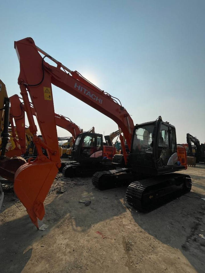 Hitachi ZX 130 - حفار زحاف: صورة 1 Hitachi ZX 130 - حفار زحاف: صورة 1