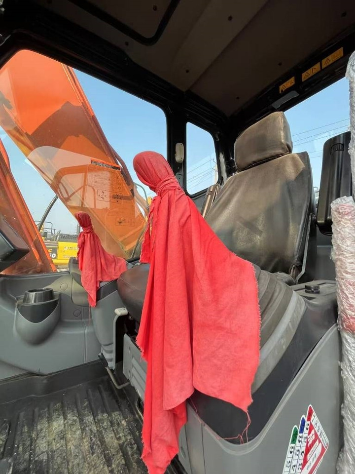 Hitachi ZX 160 - حفار زحاف: صورة 3 Hitachi ZX 160 - حفار زحاف: صورة 3