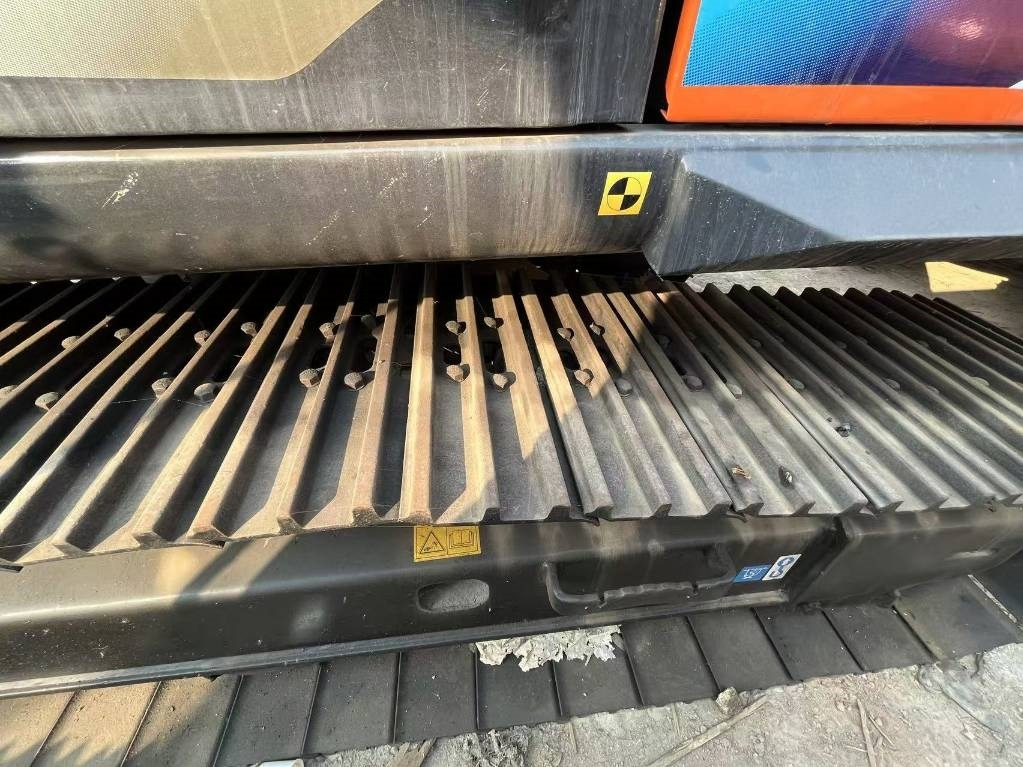 Hitachi ZX 160 - حفار زحاف: صورة 5 Hitachi ZX 160 - حفار زحاف: صورة 5