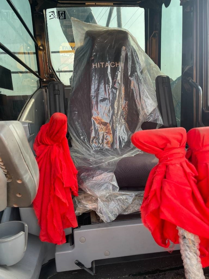 حفار زحاف Hitachi ZX 240: صورة 9 حفار زحاف Hitachi ZX 240: صورة 9