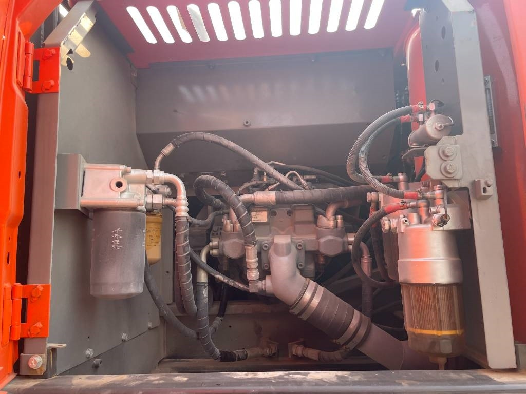 Hitachi ZX 240 - حفار زحاف: صورة 2 Hitachi ZX 240 - حفار زحاف: صورة 2