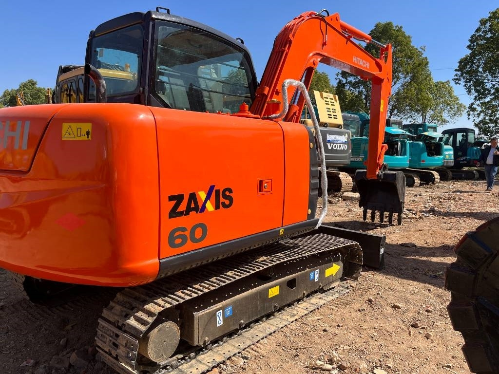 Hitachi ZX 60 - حفارة مُصَّغرة: صورة 1 Hitachi ZX 60 - حفارة مُصَّغرة: صورة 1