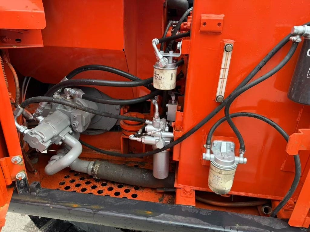 Hitachi ZX 60 - حفارة مُصَّغرة: صورة 3 Hitachi ZX 60 - حفارة مُصَّغرة: صورة 3