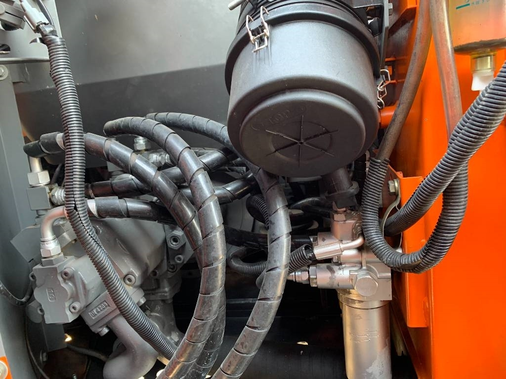 Hitachi ZX 70 - حفارة مُصَّغرة: صورة 5 Hitachi ZX 70 - حفارة مُصَّغرة: صورة 5