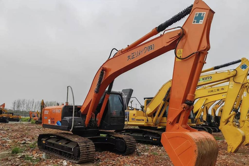 Hitachi Zaxis 200 LC - حفار زحاف: صورة 1 Hitachi Zaxis 200 LC - حفار زحاف: صورة 1