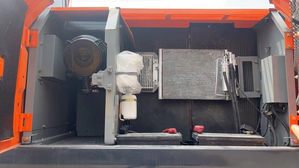 حفار زحاف Hitachi Zaxis 210 H-3 [ Copy ]: صورة 8