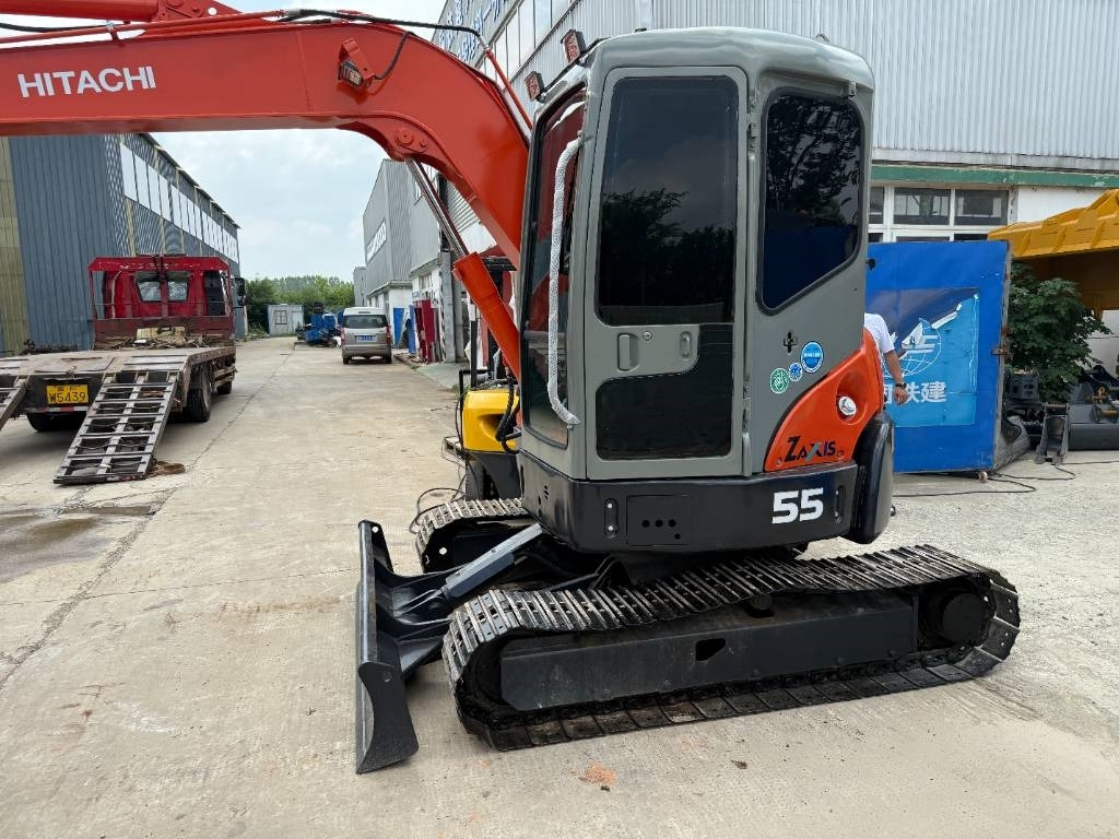 Hitachi Zaxis 55 U - حفار زحاف: صورة 1 Hitachi Zaxis 55 U - حفار زحاف: صورة 1