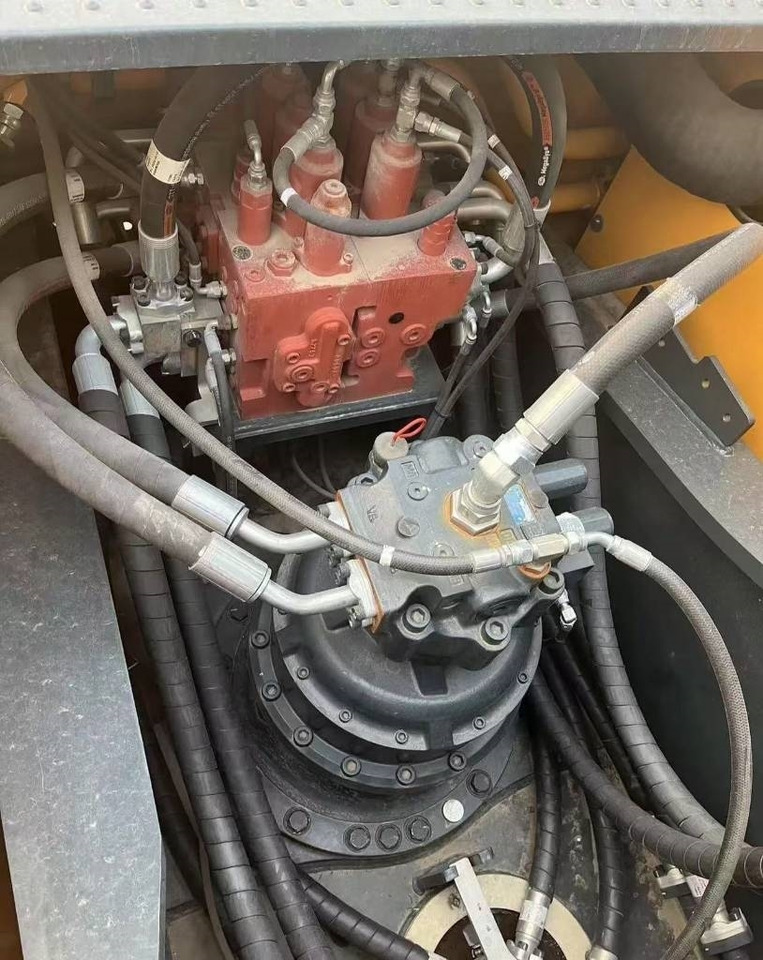 Hyundai 305LC - حفار زحاف: صورة 5 Hyundai 305LC - حفار زحاف: صورة 5