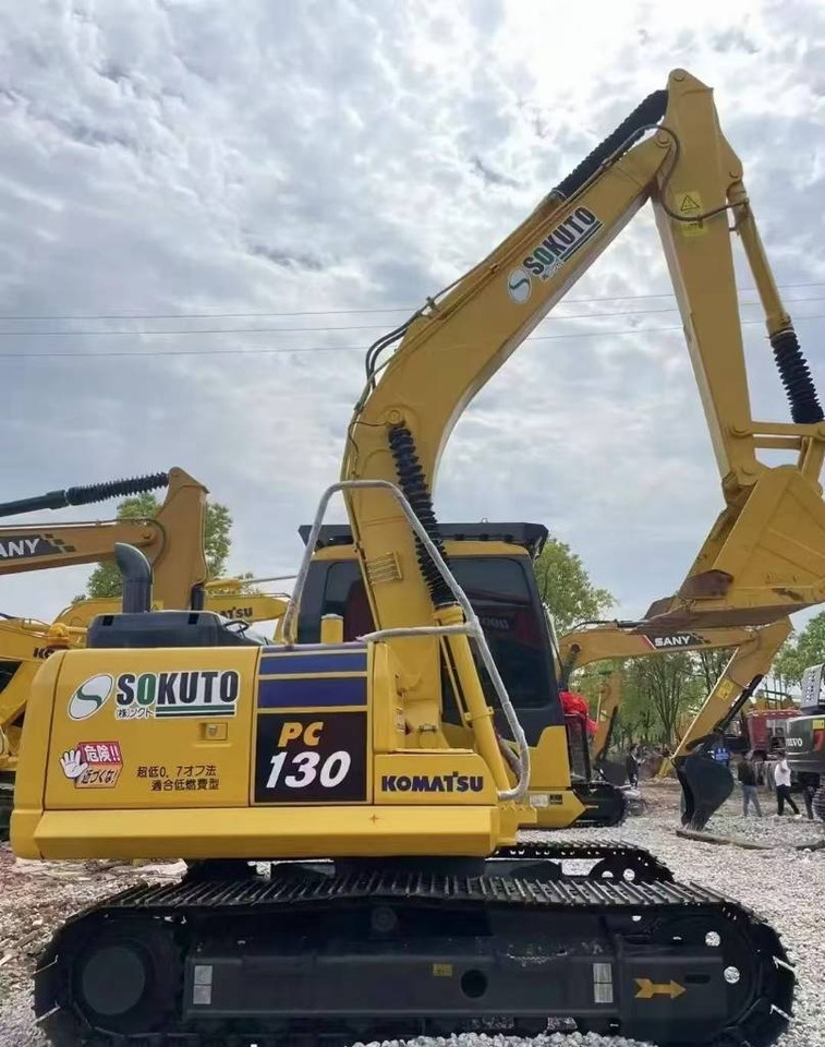 Komatsu PC 130 - حفار زحاف: صورة 1 Komatsu PC 130 - حفار زحاف: صورة 1